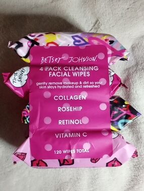 Betsey Johnson Pink Facial Wipes 4-Pack  - Collagen, Rosehip, Retinol, Vitamin C